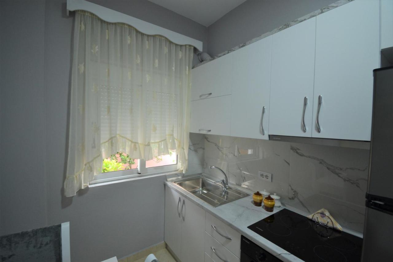 Little Cozy Apartment 1 ساراندا المظهر الخارجي الصورة