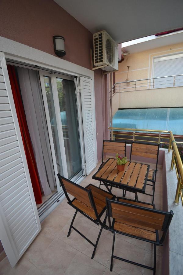 Little Cozy Apartment 1 ساراندا المظهر الخارجي الصورة