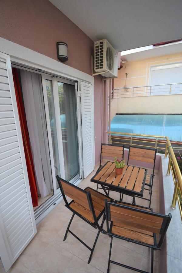 Little Cozy Apartment 1 ساراندا المظهر الخارجي الصورة
